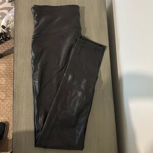 Spanx faux, leather legging size large excellent condition barely worn